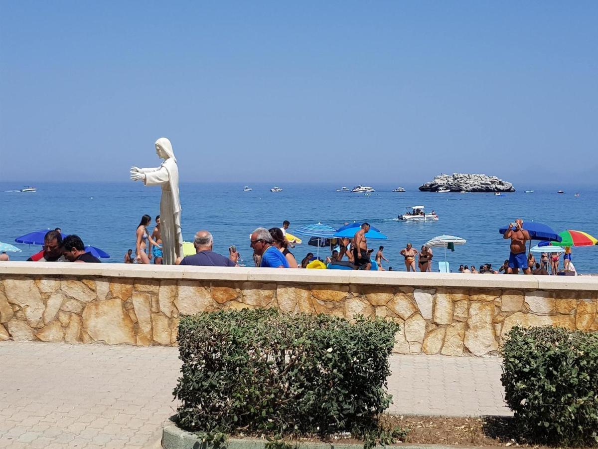 דירות ברולו Casa Tranquilla E Luminosa Con Terrazzo A Due Passi Dal Mare מראה חיצוני תמונה